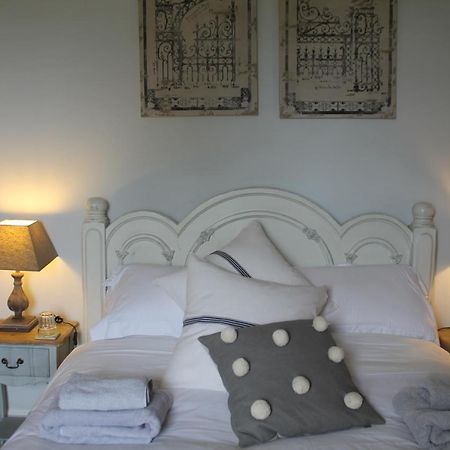 Roundhill Farmhouse Kelston 외부 사진